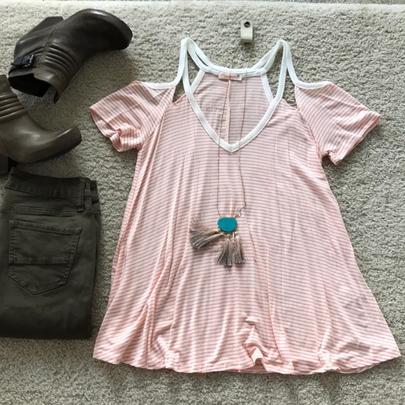 Striped Cold Shoulder Top - Picture 2 of 6